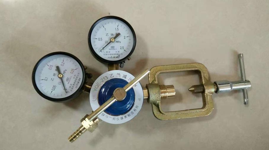 乙炔減壓器,YQE-213,0.25*2.5(4)MPA 乙炔減壓器,YQE-213,0.25*2.5(4)MPA